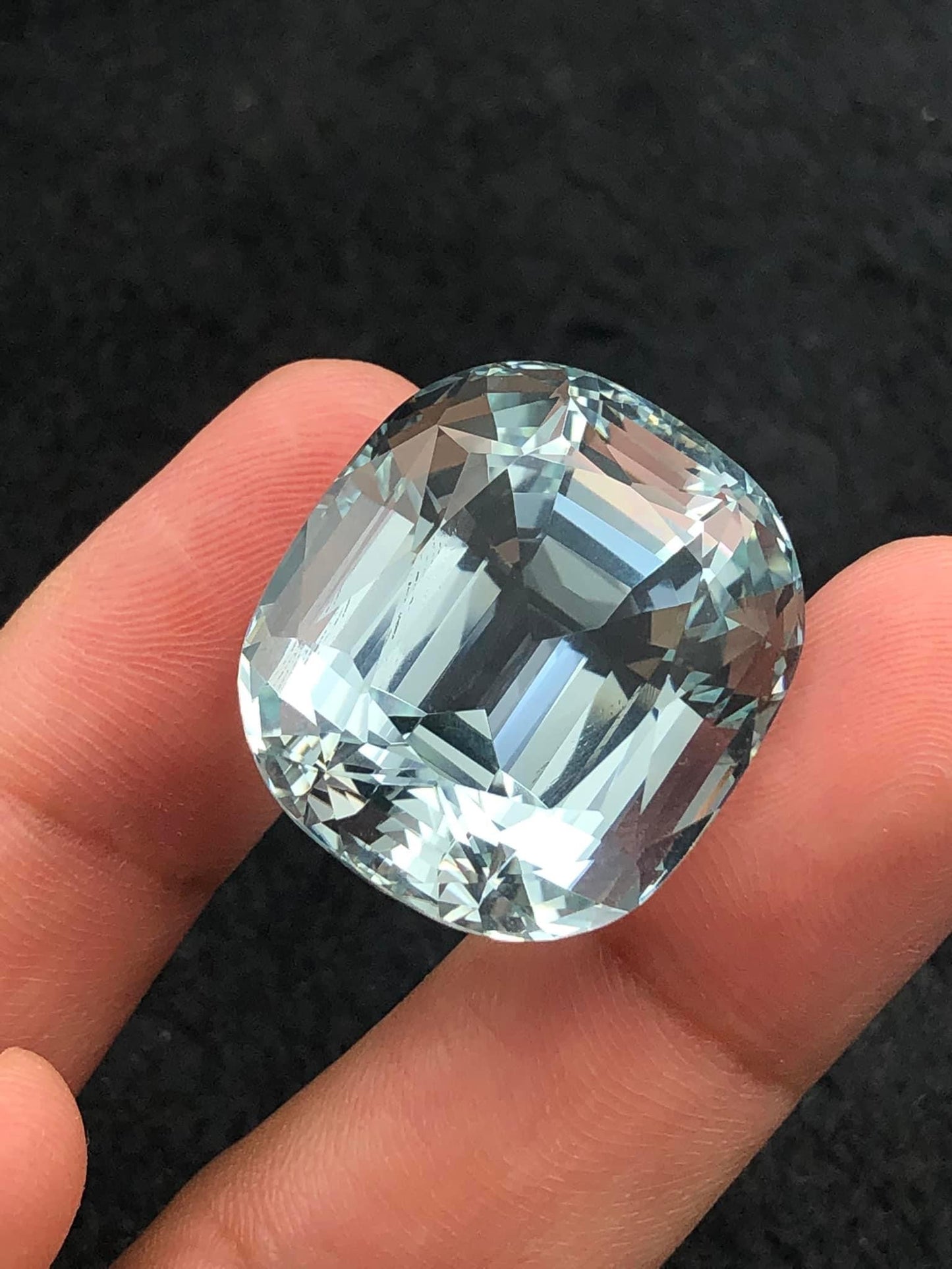 Natural Aquamarine 10.23 CT
