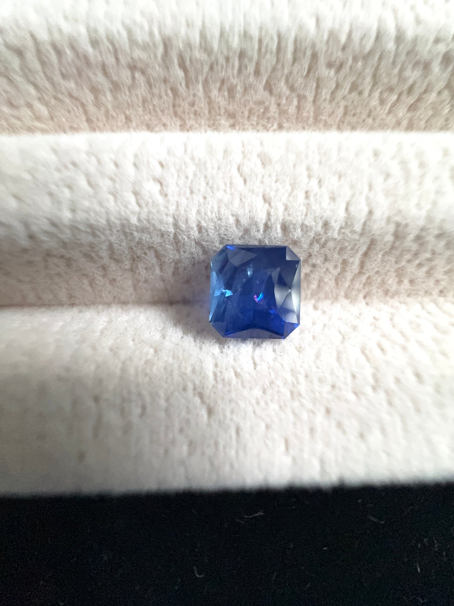 Natural Blue sapphire 1.05CT