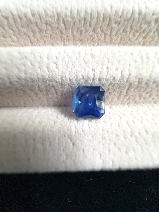 Natural Blue sapphire 1.05CT