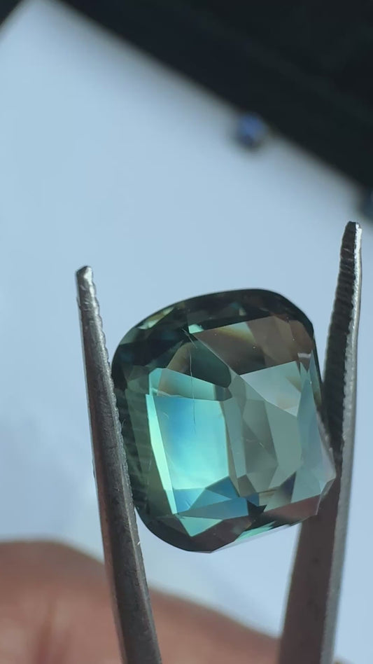 Natural Teal sapphire 7.10 CT